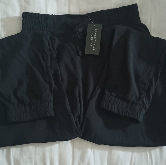 Bundle Black Pants-Cropped Wide Leg & Joggers - Picture 11 of 13